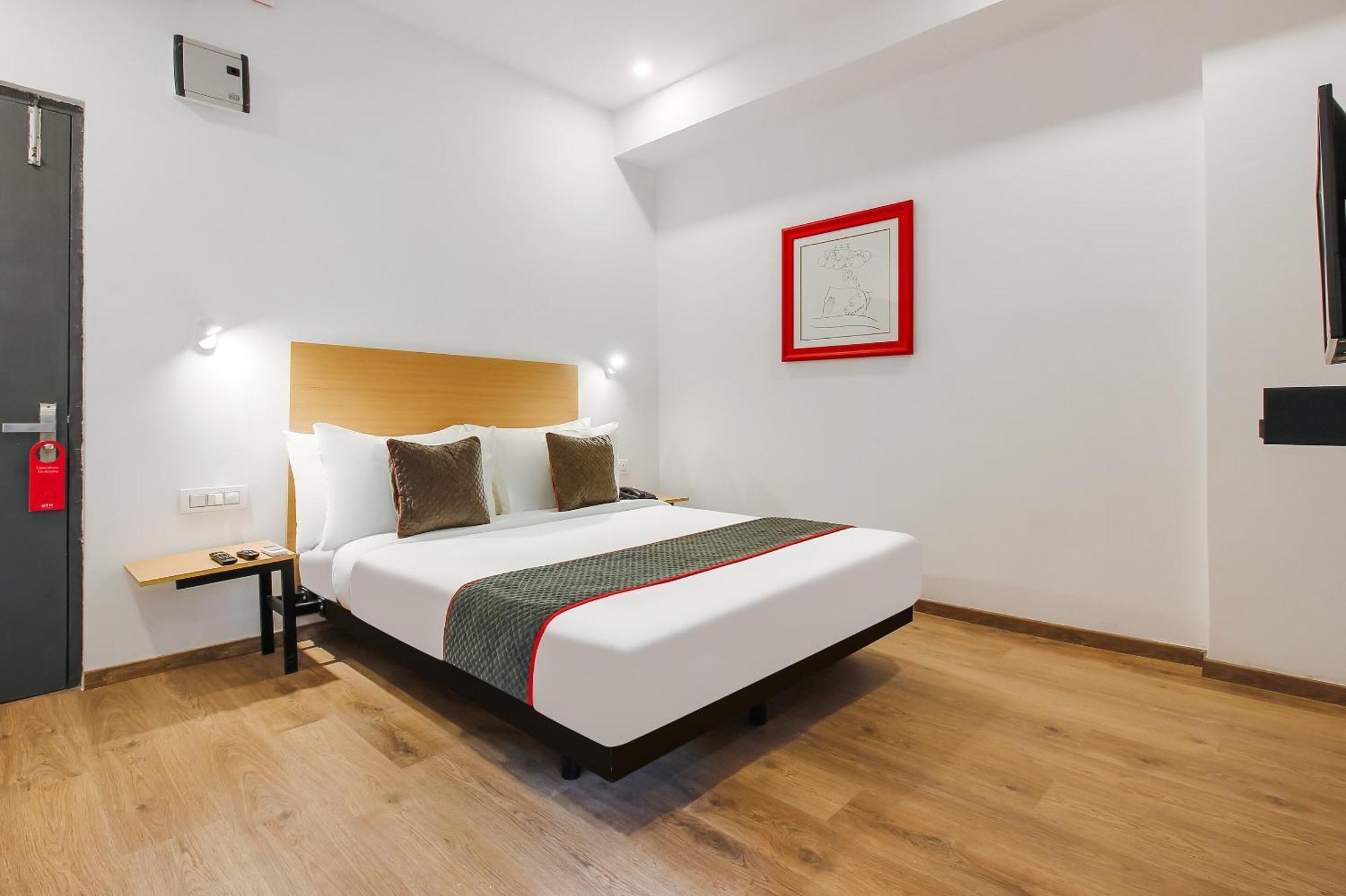 Super Townhouse The Cinco Hotel Near Esi Hospital Hajdarábád Exteriér fotografie